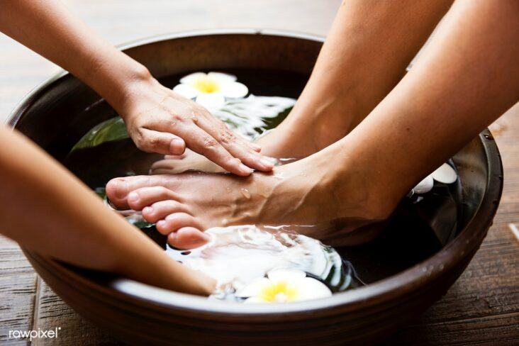 Hot Water Bath Foot Massage